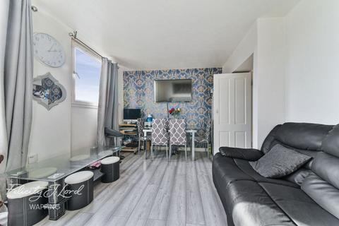 Doughty Court, Prusom Street... 3 bed flat for sale