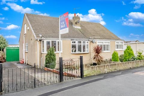 Castle Ings Gardens, New Farnley, Leeds 2 bed semi