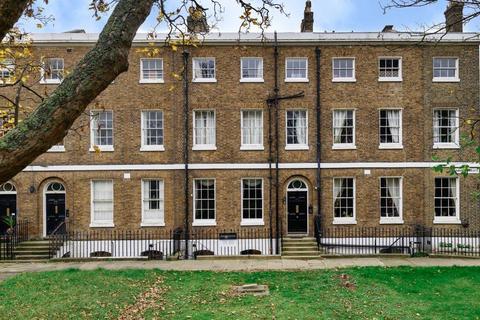 Naval Terrace, Sheerness ME12 6 bed terraced house for sale