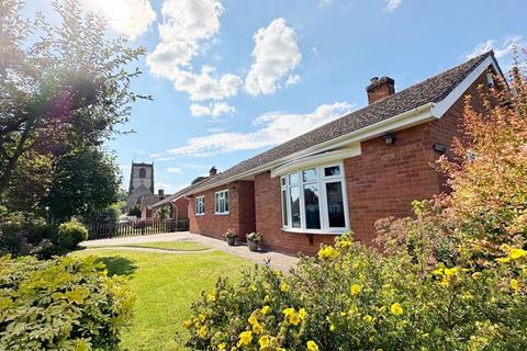 Croft Road, Upton Snodsbury 3 bed detached bungalow for sale