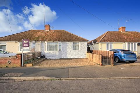 2 bedroom semi-detached bungalow for sale