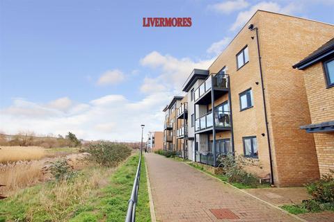 7 Riverside Wharf, Dartford 2 bed flat for sale