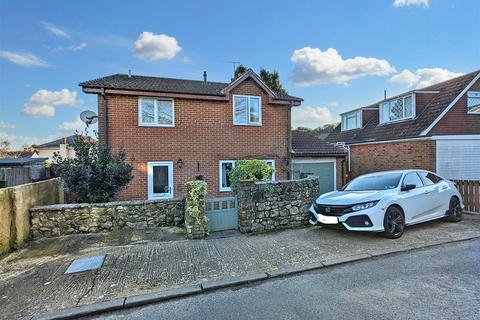 Cross Street, Brading, PO36 0DL 4 bed detached house for sale