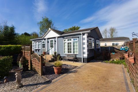 Elm Avenue, Acaster Malbis, York 2 bed park home for sale