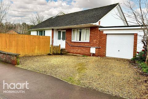 4 bedroom detached bungalow for sale