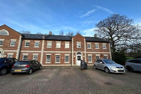 Thornton Hall Close, Northampton NN2 2 bed apartment for sale