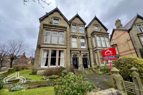 St Georges Square, Lytham St. Annes... 1 bed apartment for sale