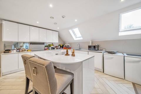 Eaton Rise, Ealing, London, W5 3 bed flat for sale