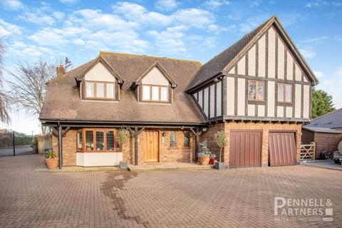 5 bedroom detached house for sale