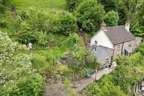 Central Lydbrook, Lydbrook 3 bed cottage for sale