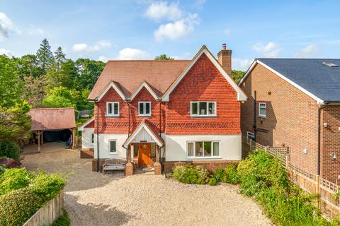 6 bedroom detached house for sale