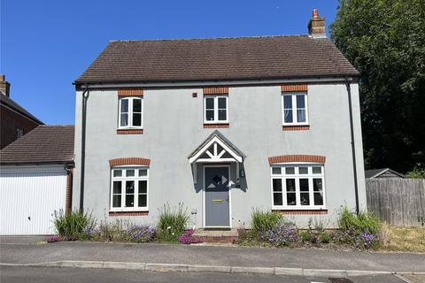 Luker Drive, Petersfield, Hampshire... 4 bed detached house for sale