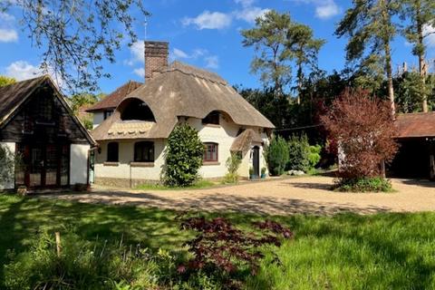 5 bedroom cottage for sale