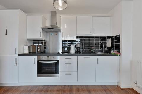 PYRENE HOUSE, Brentford, TW8 1 bed flat for sale