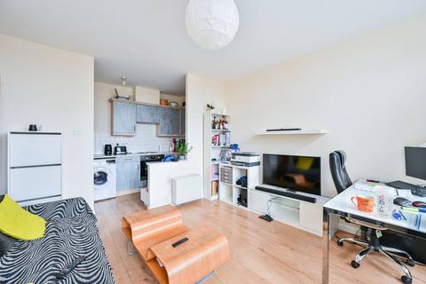 Newington Causeway, Southwark... 2 bed flat for sale