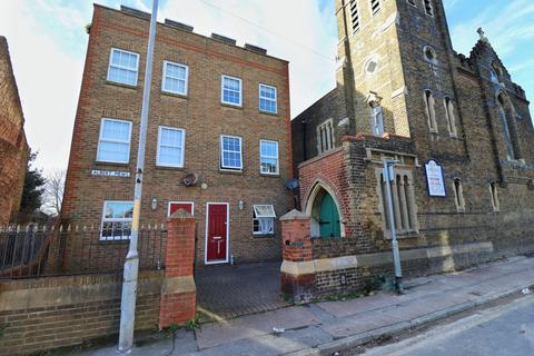 Victoria Road, Margate 3 bed semi