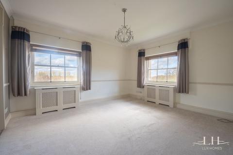 Thorndon Hall, Brentwood 2 bed apartment for sale