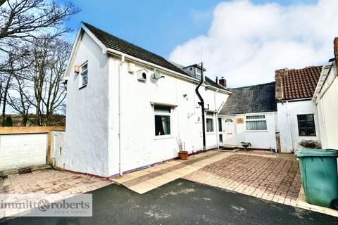 3 bedroom link detached house for sale