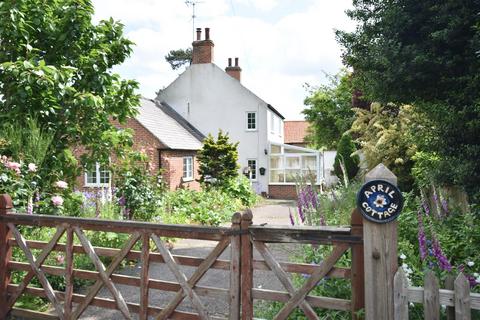 3 bedroom cottage for sale