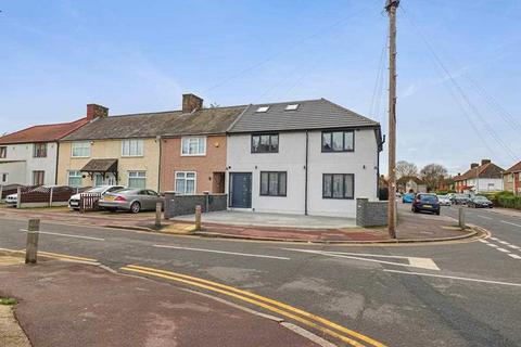 Burnham Road, Dagenham, Essex 5 bed end of terrace house for sale