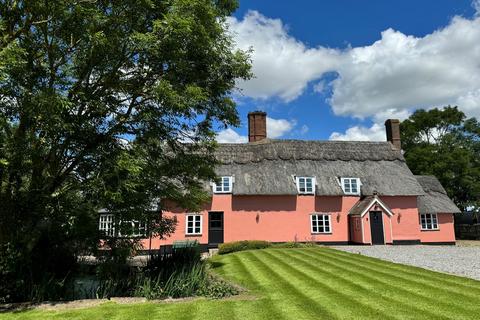 Thwaite, Eye 4 bed detached house for sale