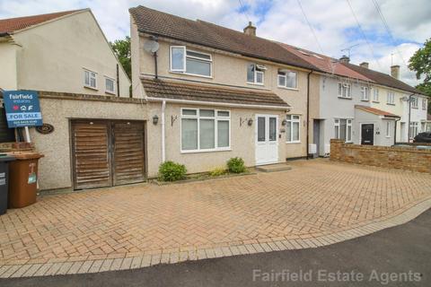 4 bedroom end of terrace house for sale