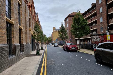 Quaker Street, London E1 3 bed flat for sale