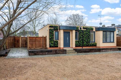 Trafalgar Road, Dartford 3 bed detached bungalow for sale