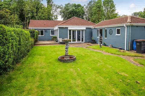 Congreve Terrace, Aycliffe, Aycliffe... 4 bed semi