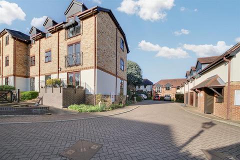 Slade Court, Watling Street, Radlett WD7 1 bed retirement property for sale