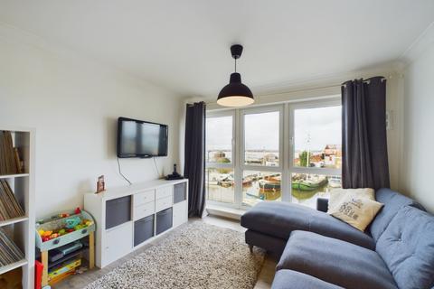 Fisgard Court, Admirals Way... 2 bed apartment for sale