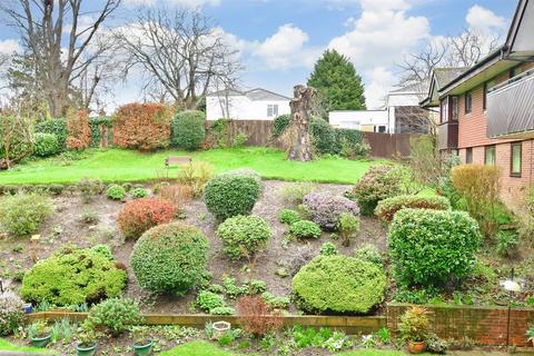 Sandhurst Road, Tunbridge Wells, Kent 1 bed flat for sale