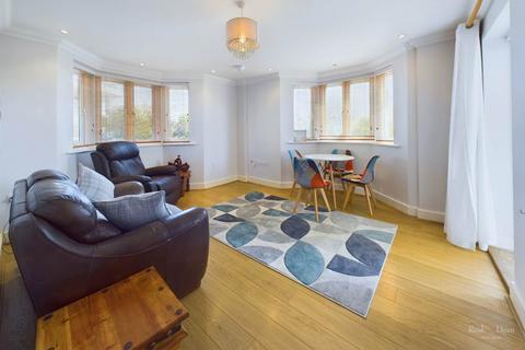 Grand Parade, Eastbourne 2 bed apartment for sale