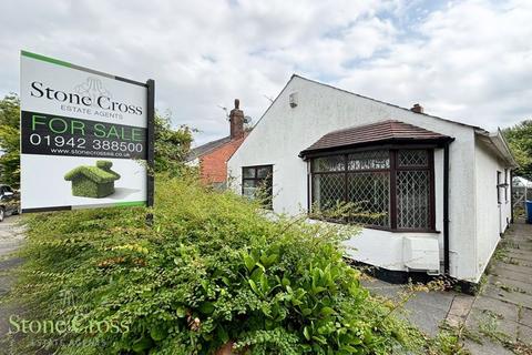 Holden Road, Leigh WN7 1JN 2 bed detached bungalow for sale