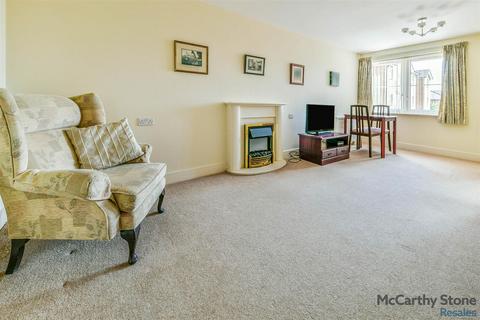 Goodes Court, Baldock Road, Royston 2 bed apartment for sale