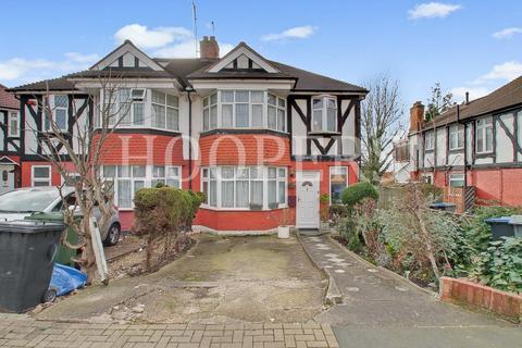 Vincent Gardens, London, NW2 2 bed maisonette for sale