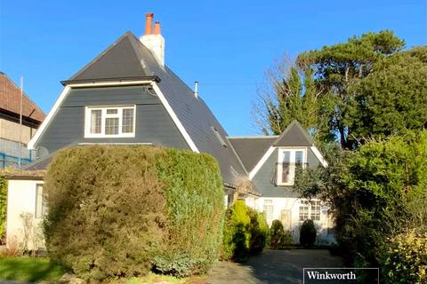 East Cliff Way, Christchurch, BH23 5 bed detached house for sale