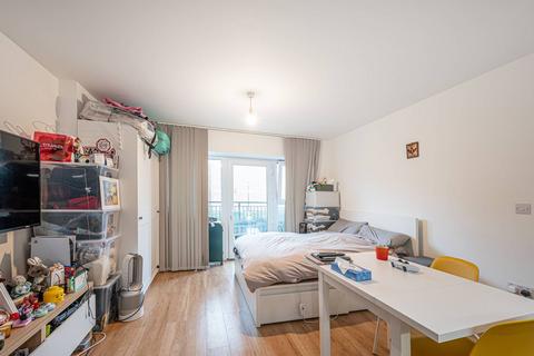 Beaufort Square, Colindale, London, NW9 Studio for sale