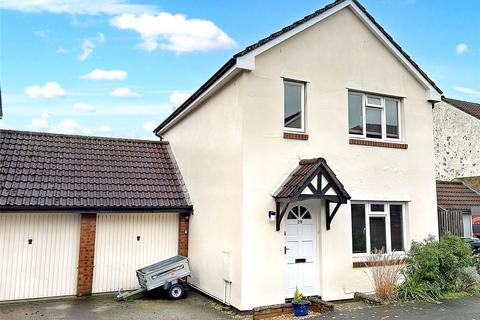 3 bedroom link detached house for sale