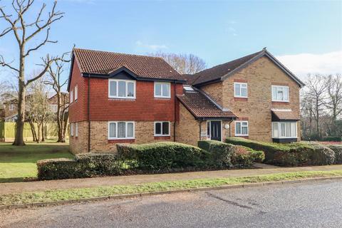 Canterbury Court, Southwater, Horsham 1 bed flat for sale