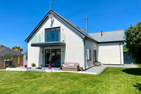 Bay Road, Trevone, PL28 6 bed detached house for sale