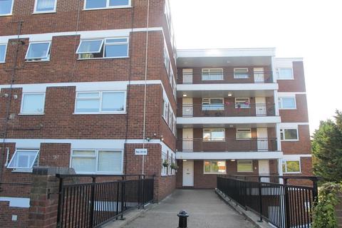 Lynwood Close, London 1 bed flat for sale