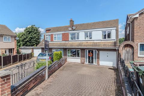 Greaves Close, Arnold, Nottingham 4 bed semi