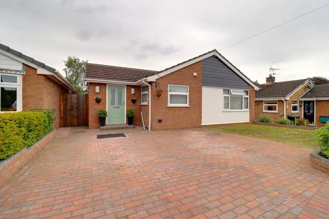Lilac Close, Stafford ST18 2 bed detached bungalow for sale