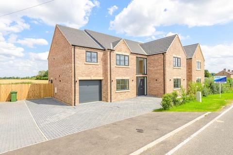 Gull Road, Guyhirn, Wisbech, Cambs... 4 bed detached house for sale