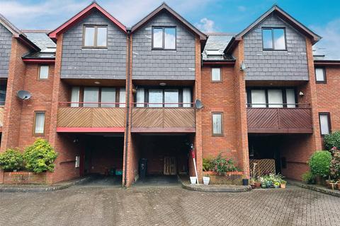 Cwrt Hafren, Chapel Street... 3 bed terraced house for sale