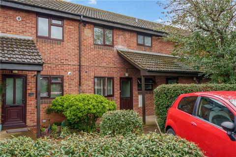 Perry Close, Hillingdon, Middlesex 1 bed maisonette for sale