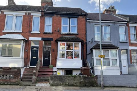 Canterbury Street, Gillingham, ME7 3 bed terraced house for sale