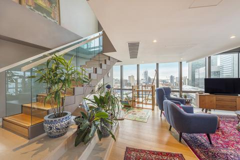 West India Quay, 26 Hertsmere Road... 3 bed flat for sale