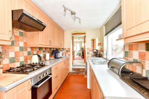 West Street, Havant, Hampshire 2 bed semi